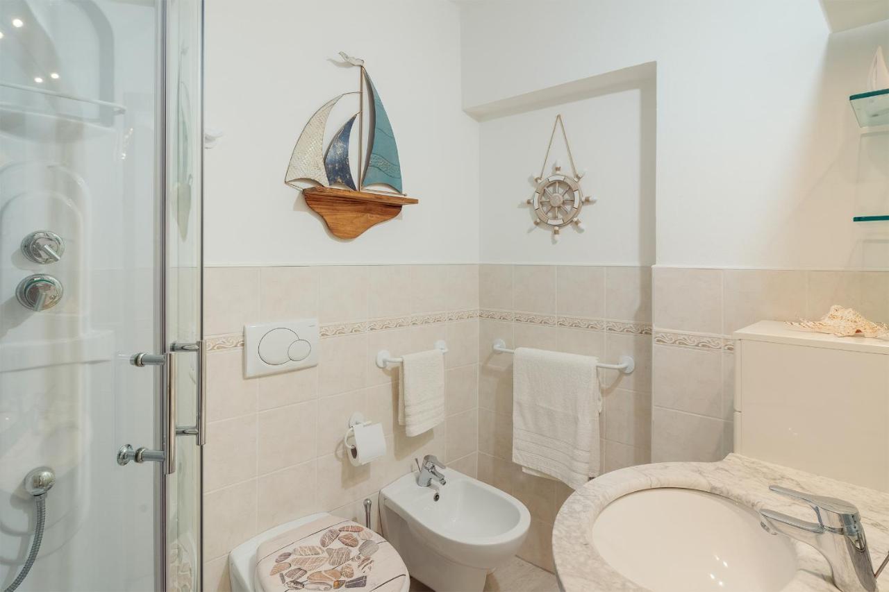 Sanremo Amazing Apartment With Private Parking Luaran gambar