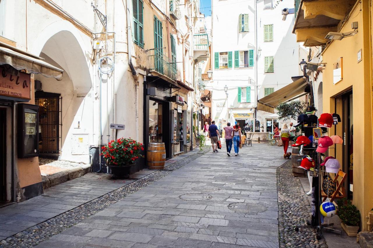 Sanremo Amazing Apartment With Private Parking Luaran gambar